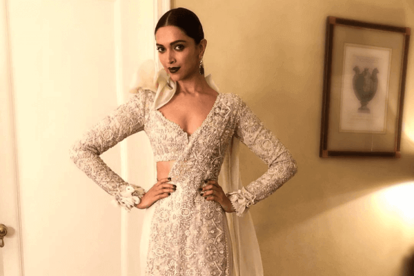 5 Jaw Dropping Looks Of Deepika Padukone In Saree ZeroKaata Studio