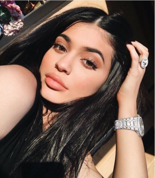 Kylie Jenner Wants Diamonds This Valentine's Day 1