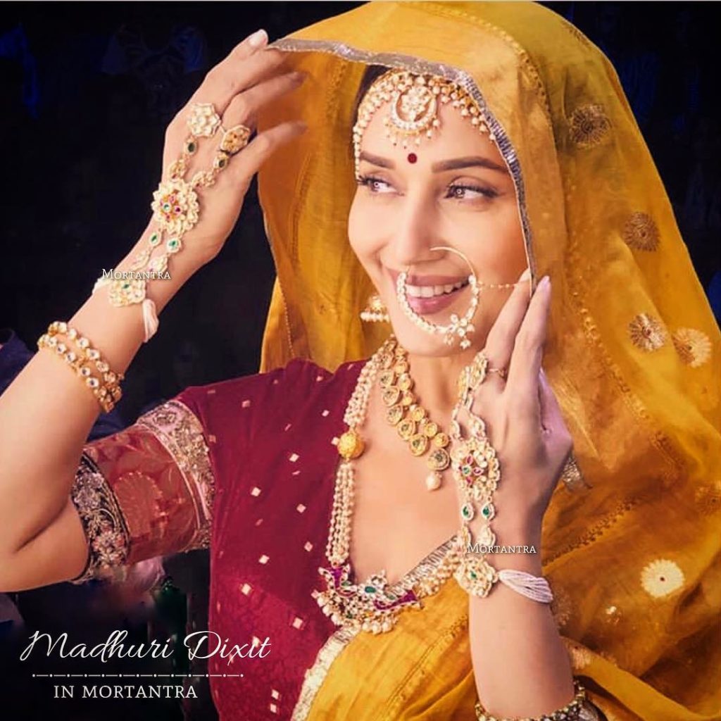 11 Bollywood Divas Adorning Amazing Bollywood Jewelry Pieces 