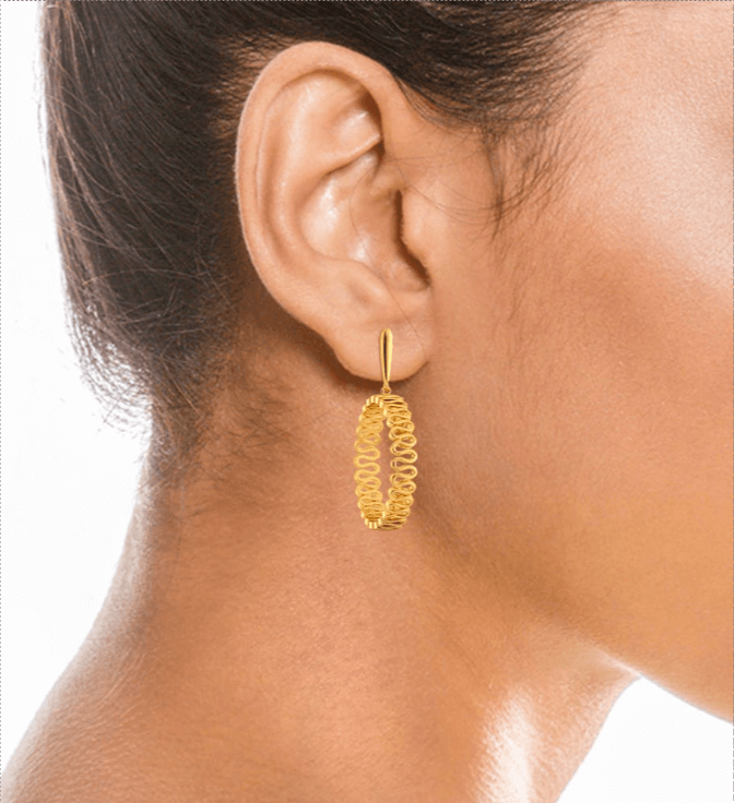 10 Ways To Style Gold Jewellery With Jeans