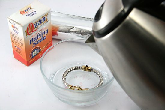 How to Clean Jewellery With Baking Soda?