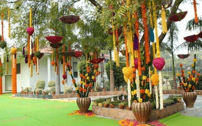 10+ Ideas For Nailing The Stage Decoration In Indian Weddings