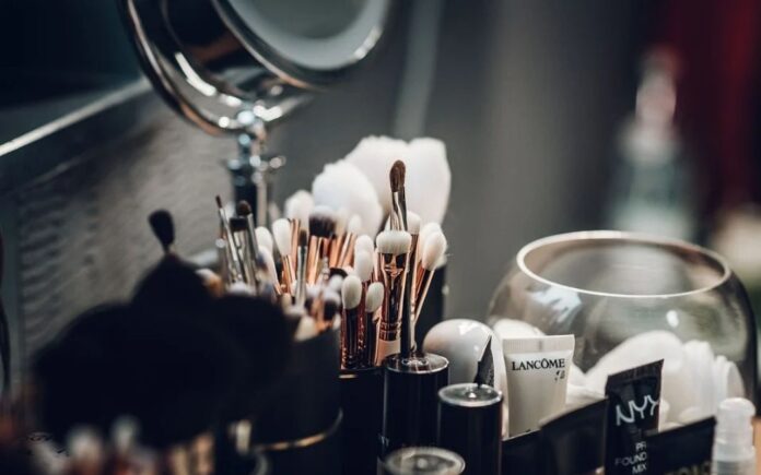 5 Must-Have Basic Makeup & Beauty Items For Beginners