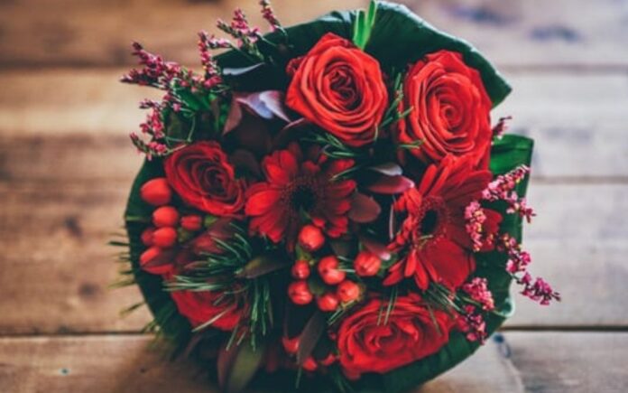 Use Online Flower Delivery To Amaze Your Dear Ones