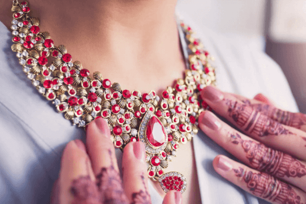 Top 15 Neck Jewellery Styles Tor The 2021 Bride 11