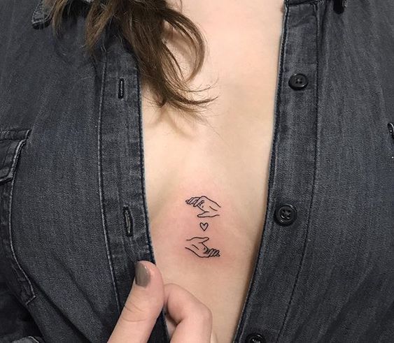 21 Sensuous, Elegant & Unique Chest Tattoos For Girls