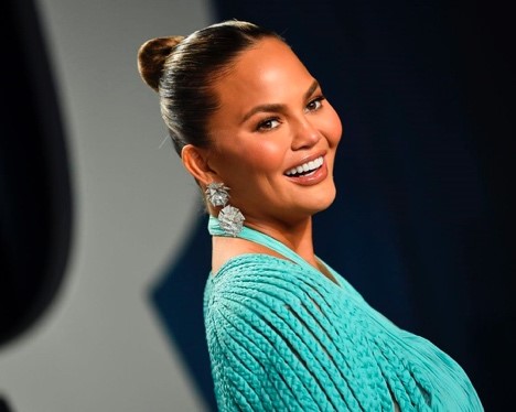 Picture of Chrissy Teigen, one of the most beautiful women in the world (Article by ZeroKaata Studio)