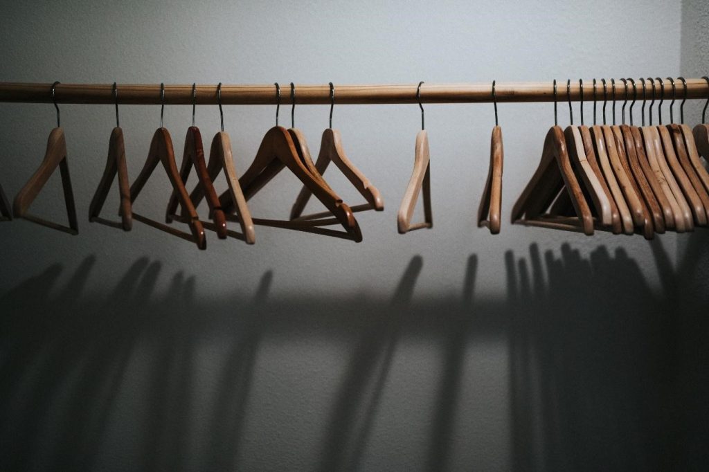 5 Clothing Hangers That Can Save Your Time 4